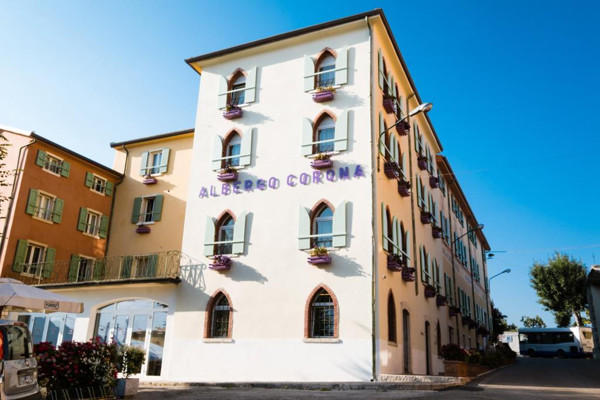 Hotel Corona Spiazzi Di Caprino Exterior photo