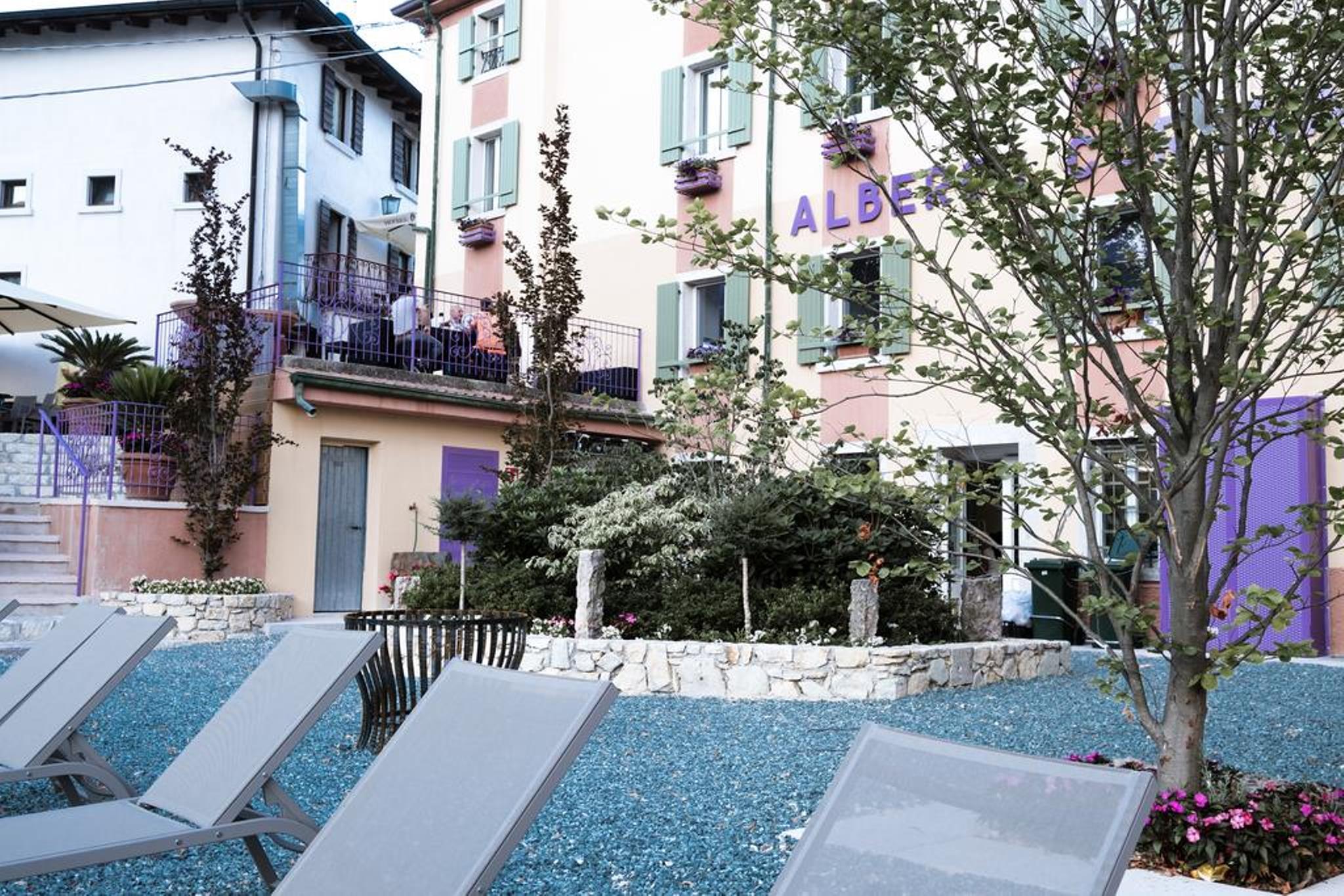 Hotel Corona Spiazzi Di Caprino Exterior photo
